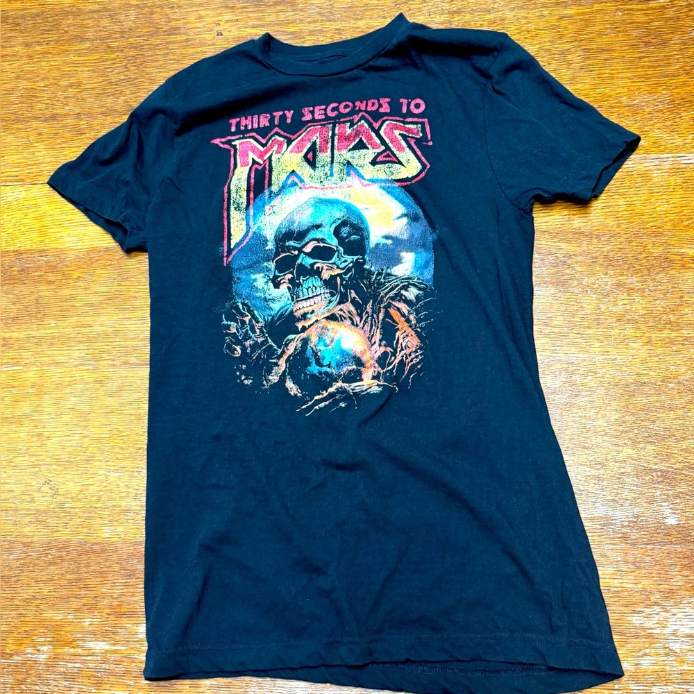 Thirty seconds to Mars band shirt